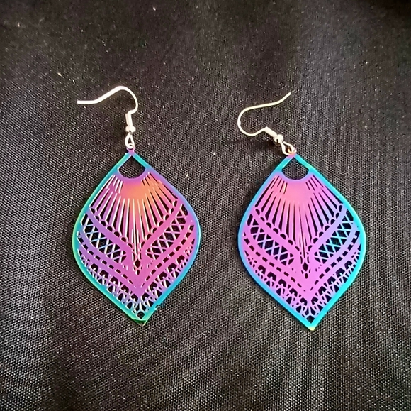 Rainbow Color Earrings - Picture 3 of 3